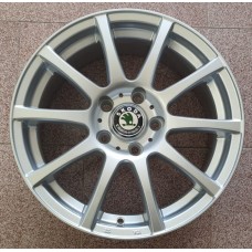 16 цола ULTIMATE 256 16 цола Silver 7Jx16 ET35 5x100x57.1 16 цола ULTIMATE 256 16 цола Silver 7Jx16 ET35 5x100x57.1
