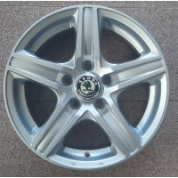 16 цола ULTIMATE 610 Silver 7Jx16 ET35 5x100x57.1